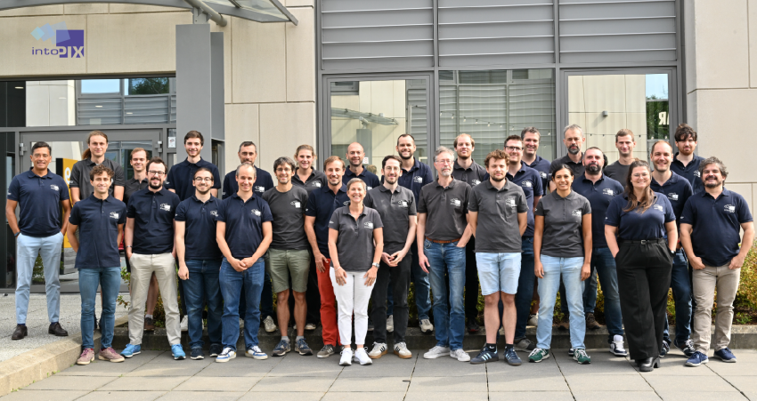 intoPIX_Team_2025_LR.png